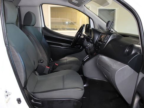 Used 2015 Nissan NV200 SV image 17