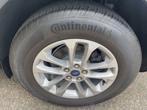 Used 2021 Ford Escape SE image 18