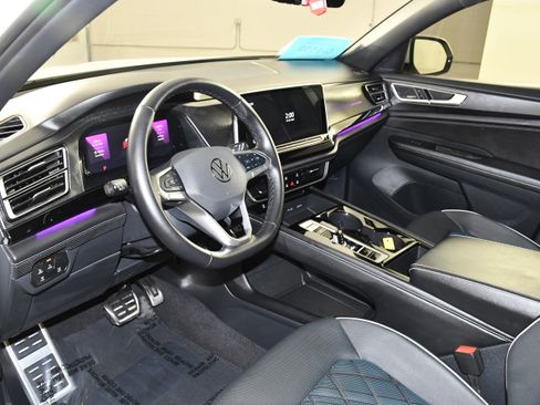 Used 2024 Volkswagen Atlas Cross Sport SEL Premium R-Line AWD/4WD image 2