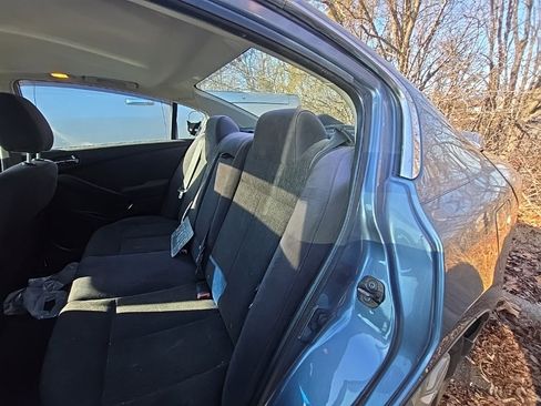 Used 2010 Nissan Altima 2.5 S w/ Premium Audio Pkg image 5