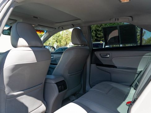 Used 2017 Toyota Camry XLE w/ Moonroof Package FWD image 18