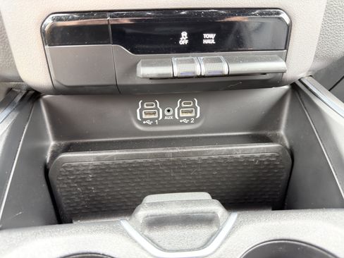 Used 2024 RAM 1500 Laramie AWD/4WD image 32
