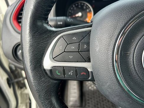 Used 2018 Jeep Renegade Trailhawk w/ Cold Weather Group II image 21