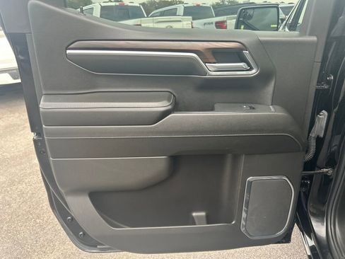 Used 2024 GMC Sierra 1500 SLT image 25