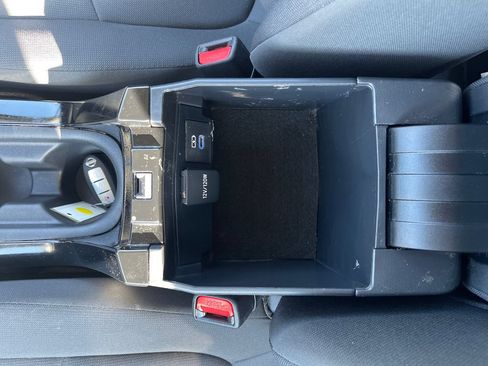 Used 2022 Toyota Corolla LE FWD image 24