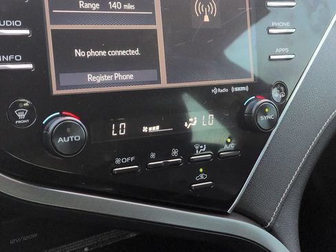 Used 2018 Toyota Camry XSE FWD image 19