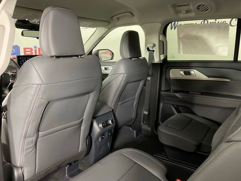 New 2025 Ford Explorer Active w/ Active Comfort Package image 15