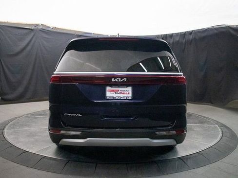 Used 2024 Kia Carnival LX FWD image 12