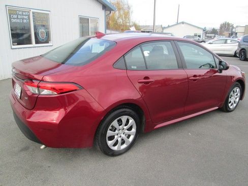 Used 2024 Toyota Corolla LE image 6