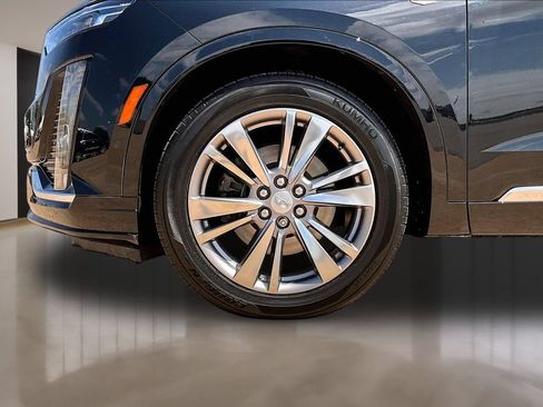 Certified 2023 Cadillac XT6 Premium Luxury w/ Platinum Package AWD/4WD image 8