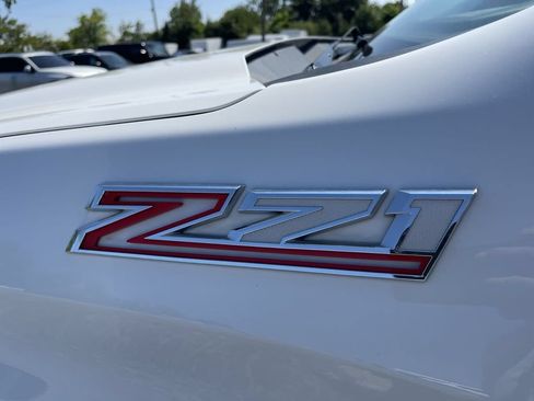 Used 2022 Chevrolet Silverado 1500 RST AWD/4WD image 3
