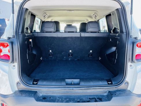 Used 2023 Jeep Renegade Trailhawk w/ Trailhawk Elite Group image 25