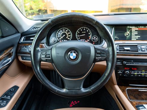 Used 2013 BMW 750i xDrive AWD/4WD image 22