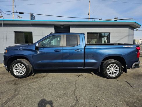 Used 2019 Chevrolet Silverado 1500 LT w/ Convenience Package image 2