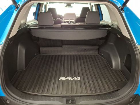 Used 2020 Toyota RAV4 XLE image 11