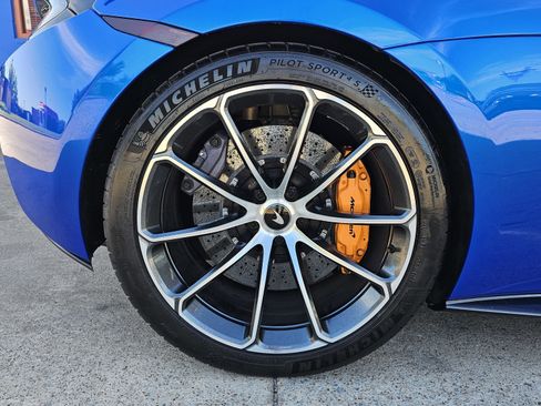 Used 2019 McLaren 570S Spider image 16