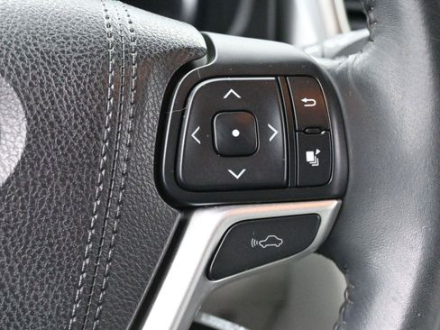 Used 2016 Toyota Highlander Limited w/ Driver Technology Package image 20