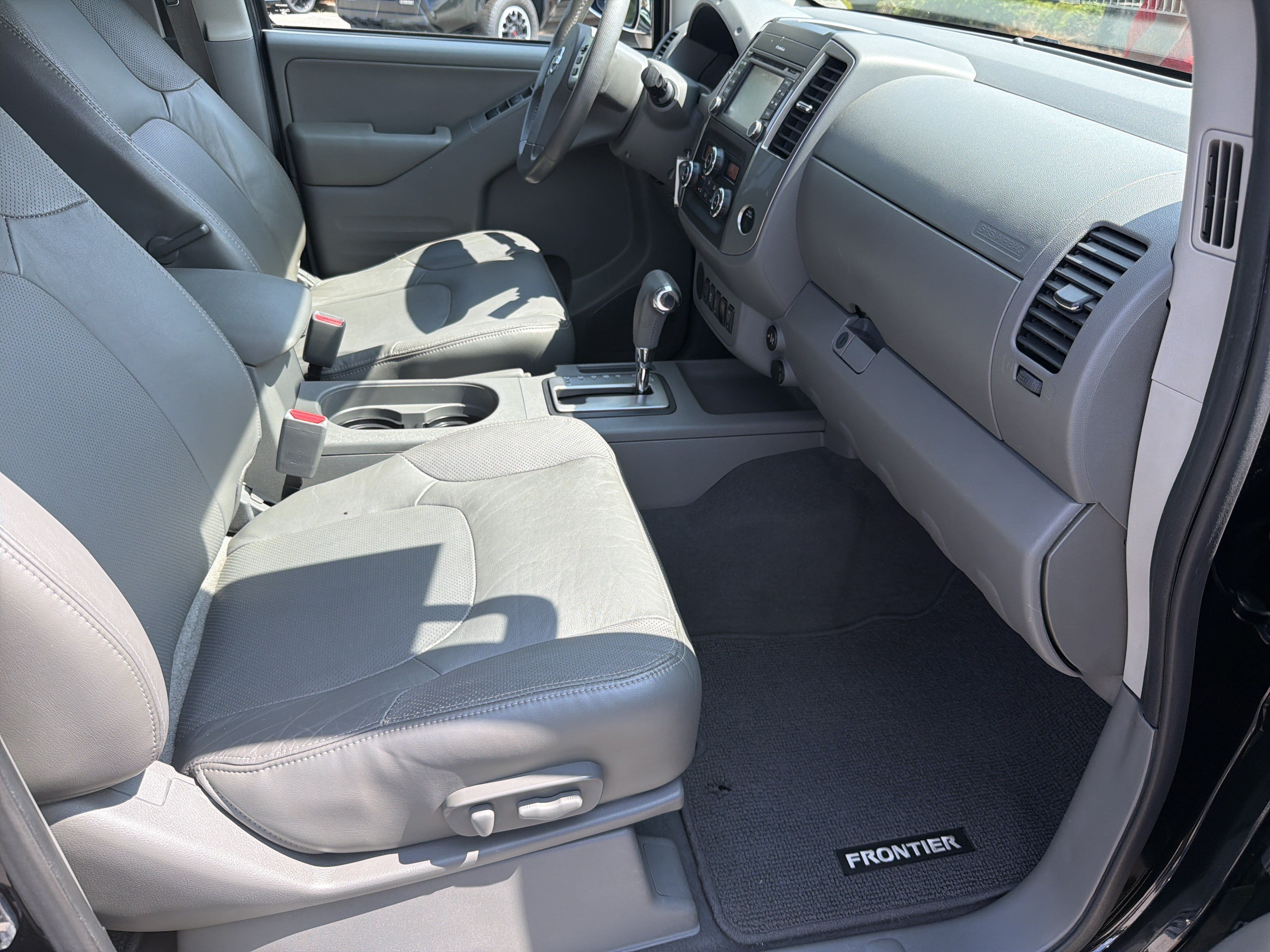 Used 2019 Nissan Frontier SL RWD image 22