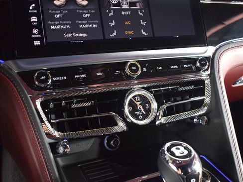 Used 2023 Bentley Flying Spur V8 image 33