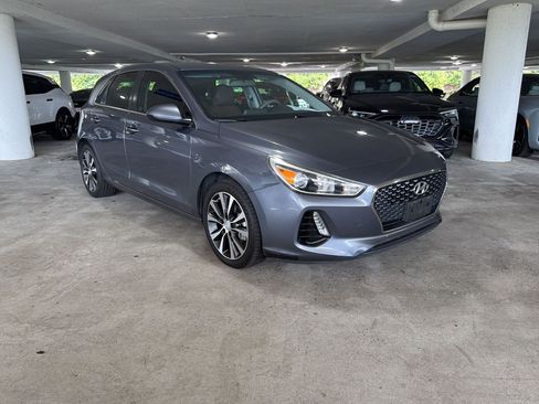 Used 2018 Hyundai Elantra GT FWD image 5