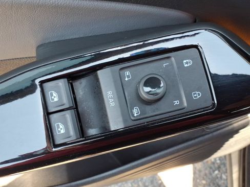 Certified 2023 Volkswagen ID.4 Pro S Plus AWD/4WD image 19