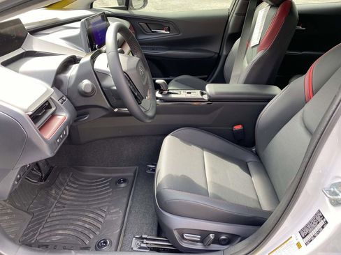 New 2026 Toyota Prius Plug-In Hybrid FWD image 7
