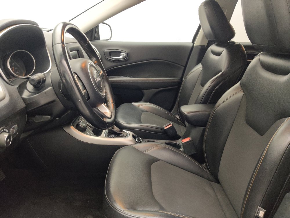 Used 2018 Jeep Compass Latitude w/ Popular Equipment Group AWD/4WD image 17