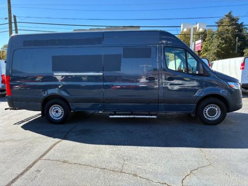 Used 2019 Mercedes-Benz Sprinter 170 image 9