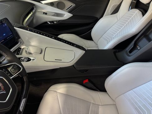 Used 2024 Chevrolet Corvette Z06 RWD image 12