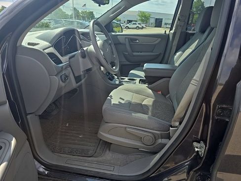 Used 2017 Chevrolet Traverse LS AWD/4WD image 3