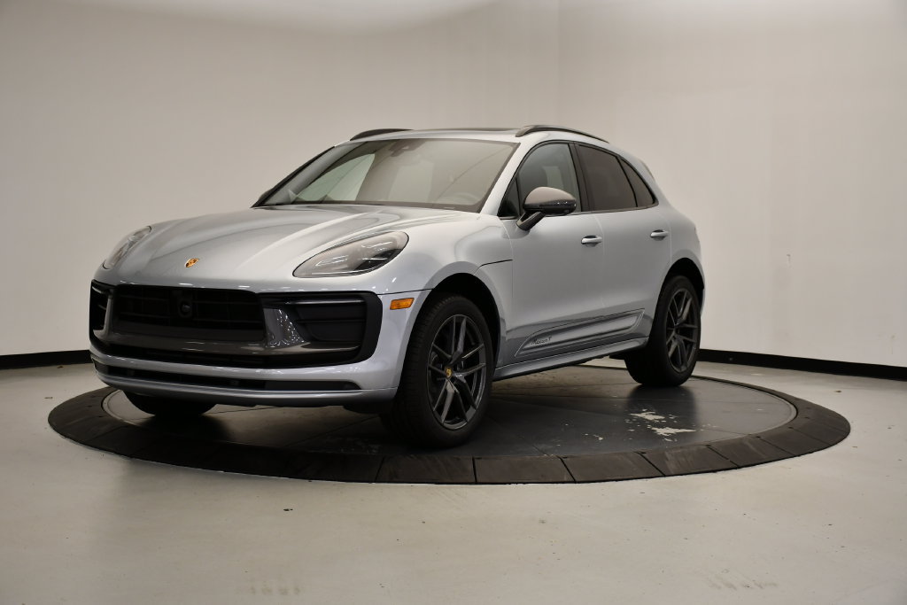Certified 2026 Porsche Macan Turbo AWD/4WD image 1