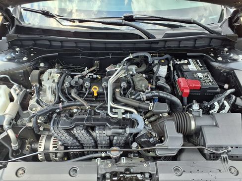 Used 2025 Nissan Altima 2.5 SV FWD image 32