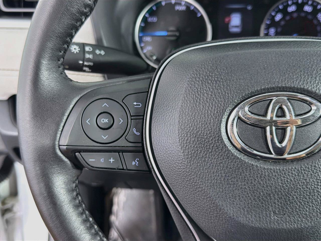 Used 2022 Toyota RAV4 XLE w/ XLE Grade Weather Package AWD/4WD image 45