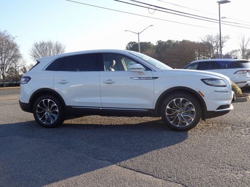 Certified 2021 Lincoln Nautilus Reserve image 3