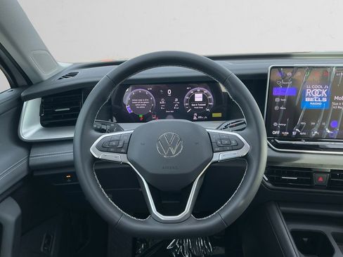 New 2026 Volkswagen Tiguan SE AWD/4WD image 12