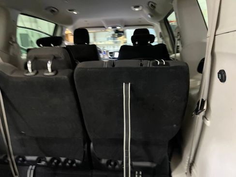 Used 2023 Chrysler Voyager LX FWD image 28