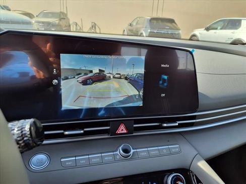 Used 2025 Hyundai Elantra SEL FWD image 10