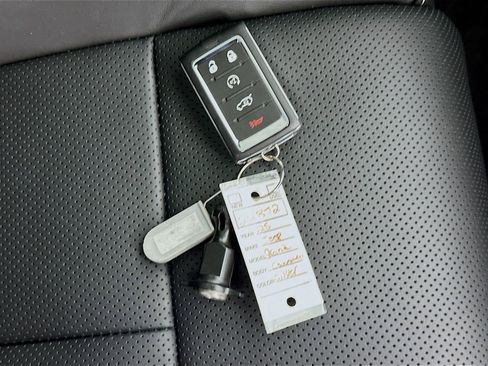 New 2025 Jeep Grand Cherokee Overland w/ Luxury Tech Group IV image 20