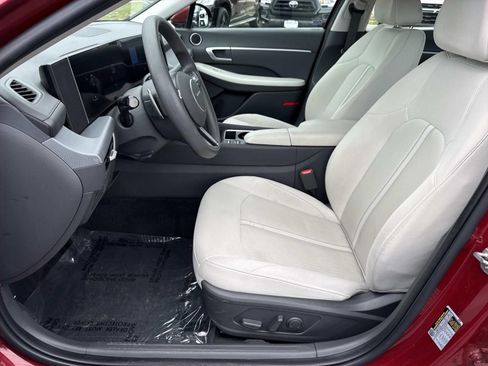 Used 2025 Hyundai Sonata SEL FWD image 29