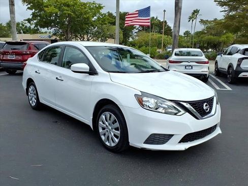 Used 2019 Nissan Sentra S image 10