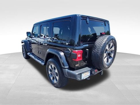 Used 2018 Jeep Wrangler Unlimited Sahara AWD/4WD image 26