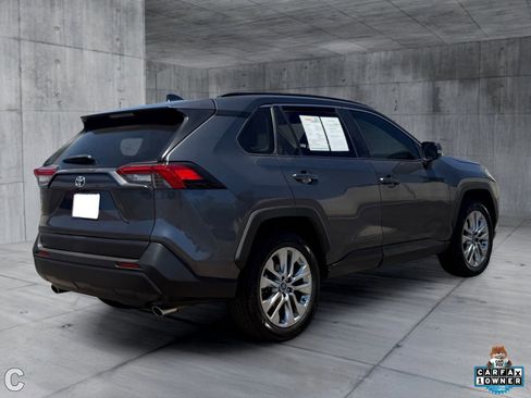 Used 2019 Toyota RAV4 XLE Premium w/ Cold Weather Package AWD/4WD image 5