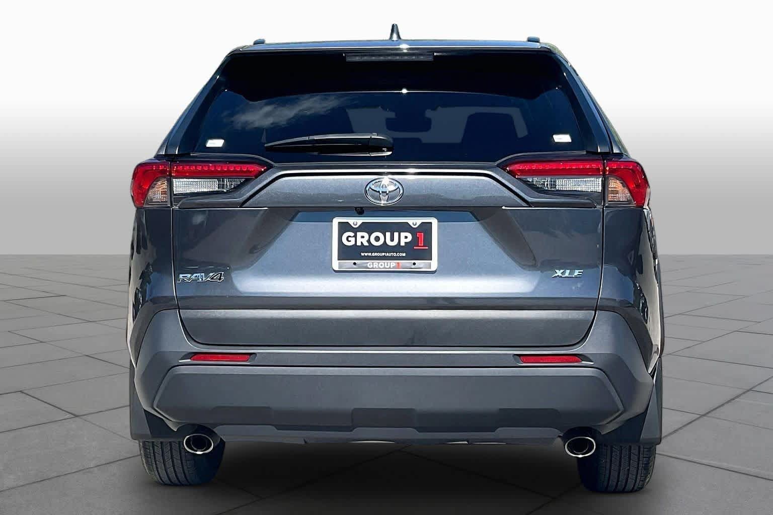 Used 2023 Toyota RAV4 XLE w/ Convenience Package FWD image 5