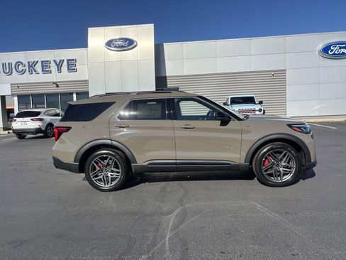 New 2026 Ford Explorer ST-Line w/ ST-Line Street Pack image 8
