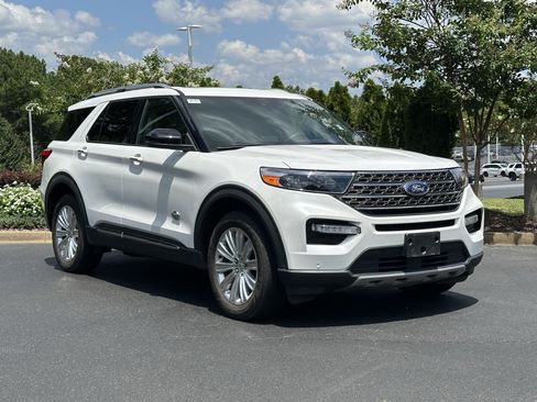 Used 2024 Ford Explorer King Ranch w/ Technology Package AWD/4WD image 2