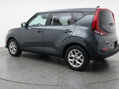 Used 2025 Kia Soul LX w/ LX Technology Package FWD image 5