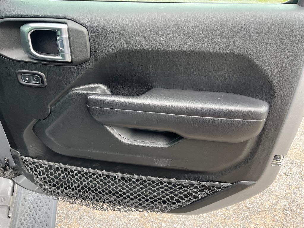 Used 2018 Jeep Wrangler Unlimited Sport S AWD/4WD image 24