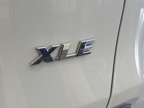 Used 2024 Toyota RAV4 XLE Premium FWD image 8