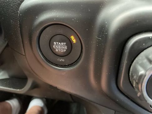 Used 2022 Jeep Gladiator Sport AWD/4WD image 41