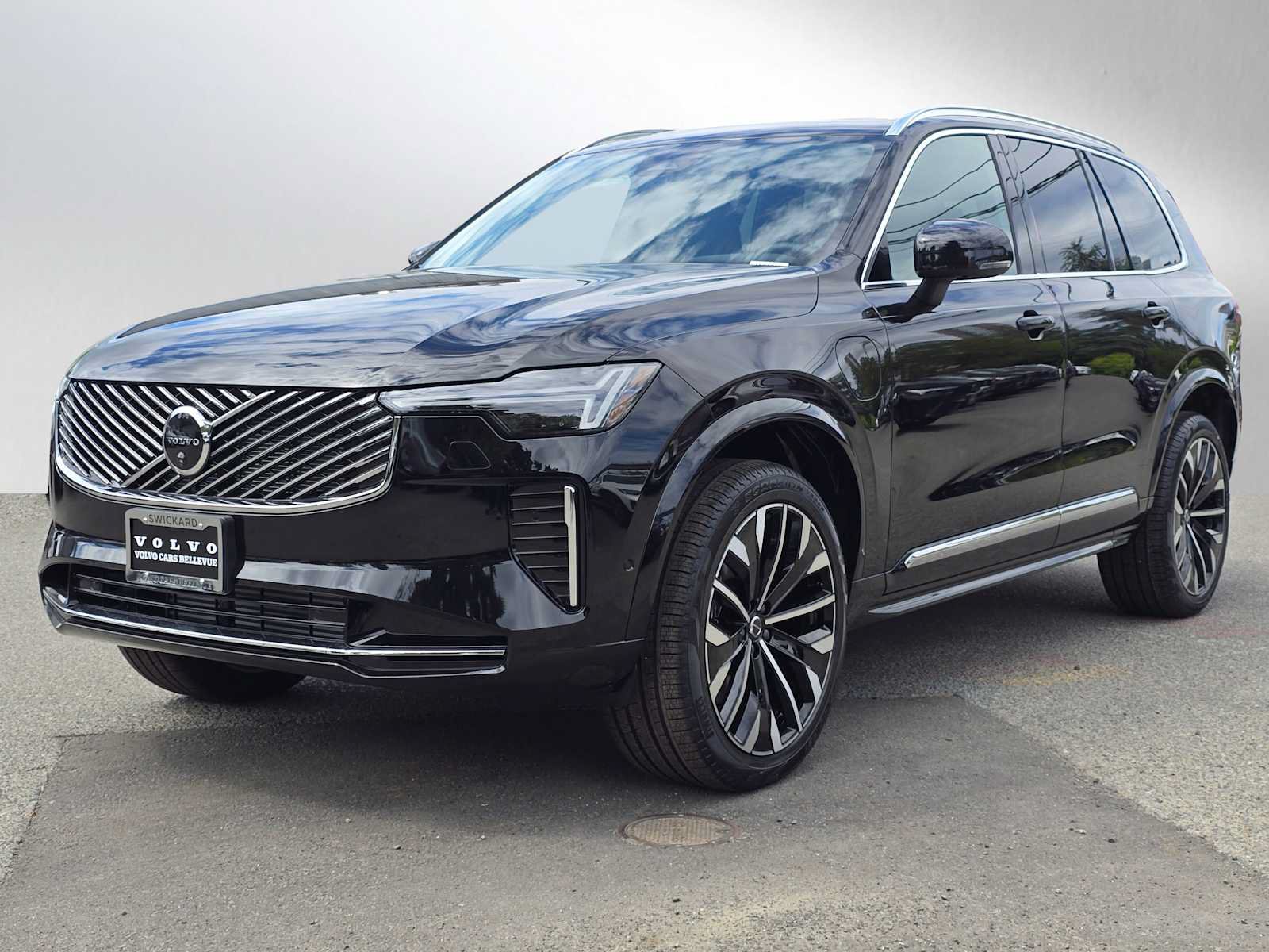 New 2026 Volvo XC90 T8 Plus w/ Protection Package AWD/4WD image 7